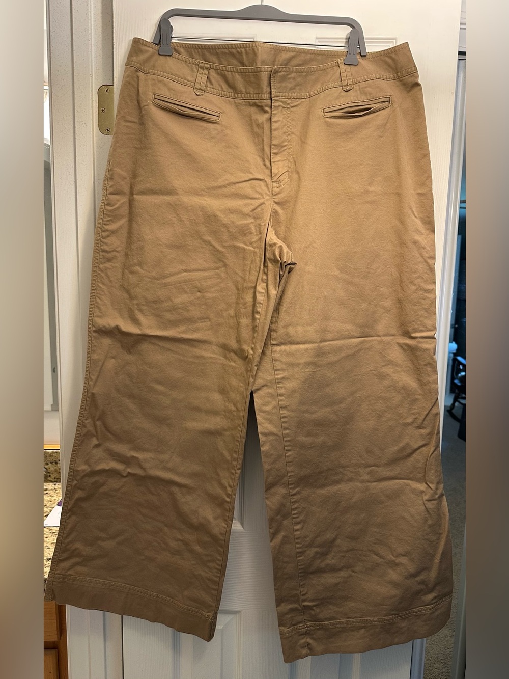 🤩😍 Vtg. Venezia Khaki Chino Pants—Immaculate Condition—20 Average
